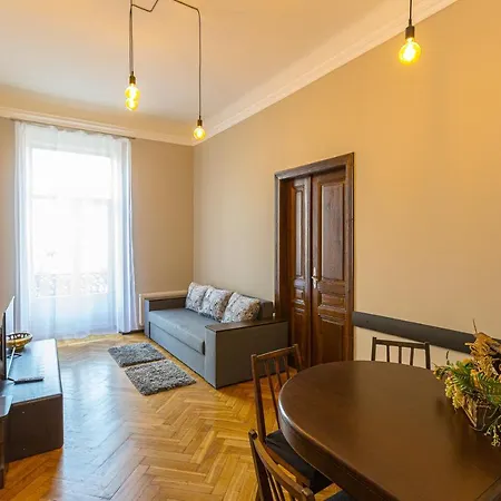 Apartment центр на вулиці проспект шевченка 12 навпроти макдональса з балконом