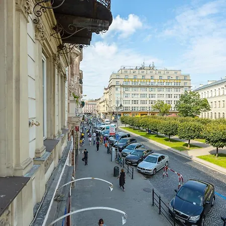 у львові в центрі на вулиці проспект шевченка 12 з балконом Апартаменти Львів