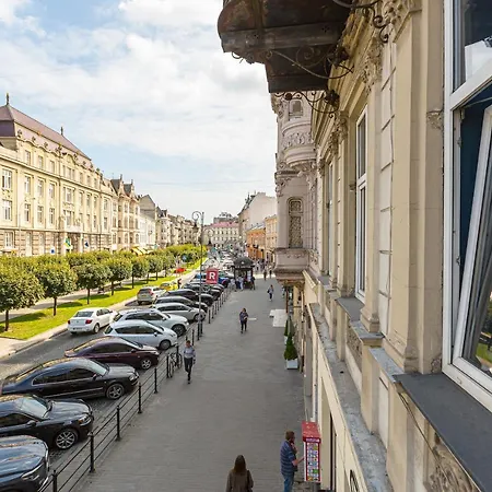 центр на вулиці проспект шевченка 12 навпроти макдональса з балконом Apartament